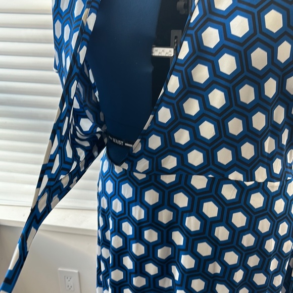 DVF Silk Faux Wrap Dress - Geometric Pattern - Picture 2 of 5